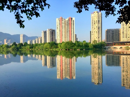 平阳的天气,在温润与暴烈间,读懂一座城的呼吸 平阳的天气,在温润与暴烈间,读懂一座城的呼吸